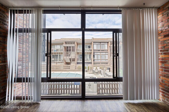 Building Photo - 1040 Cherokee Rd