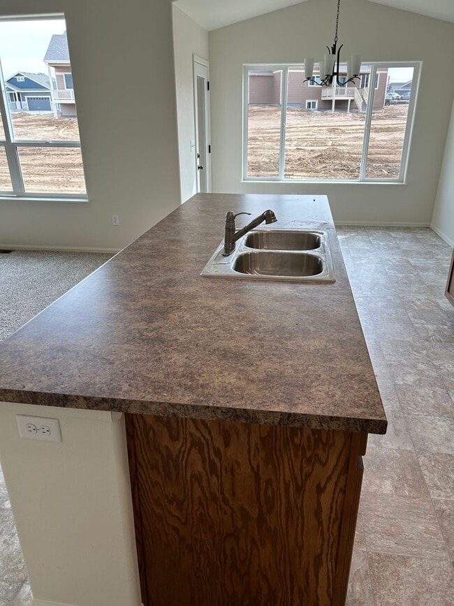 Building Photo - 3 bedroom, 2 bath Ranch floor plan.