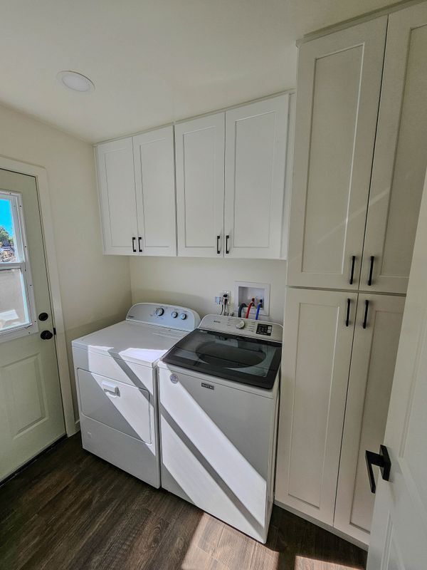 Building Photo - 12948 Lull St