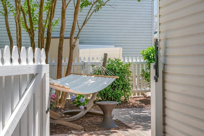 Building Photo - 4465 Clipper Cove