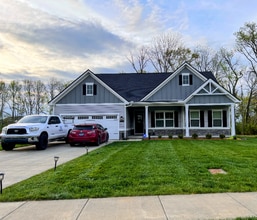 Building Photo - 123 Pitchers Ln