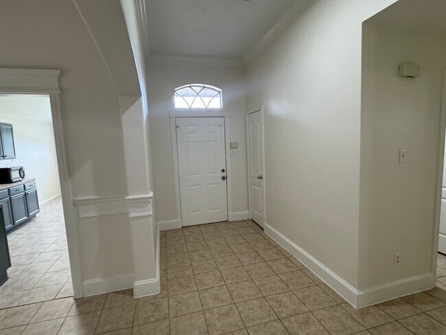 Building Photo - 21111 Woodland Green Dr