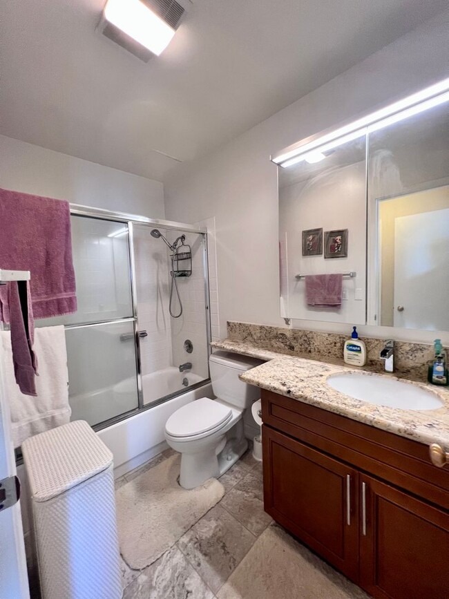 Building Photo - Large furnished one bedroom with spectacular water views