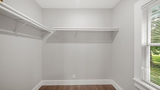 Building Photo - 1164 3 Rd St