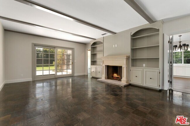 Building Photo - 519 N Rexford Dr