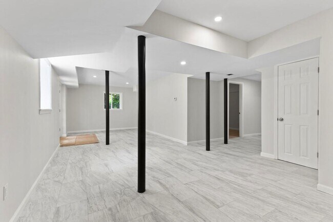 Building Photo - 1492 Tanglewood Way NW