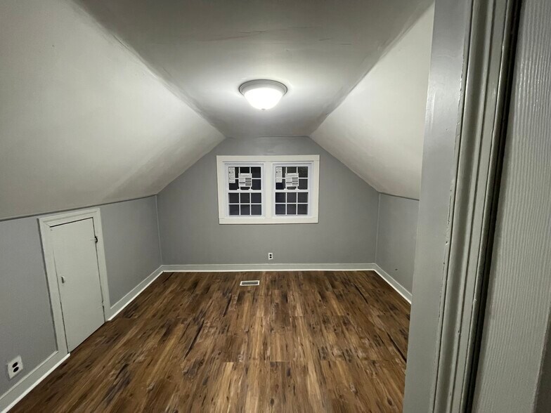 2nd Floor - Bedroom Room 4 - Pic #1 - 3801 Seaford Rd