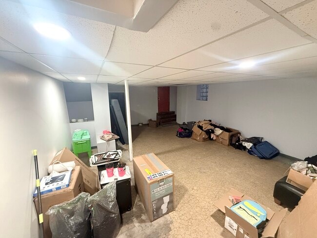 Building Photo - 7157 S East End Ave