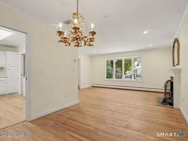 Building Photo - 5 Raphael Pl
