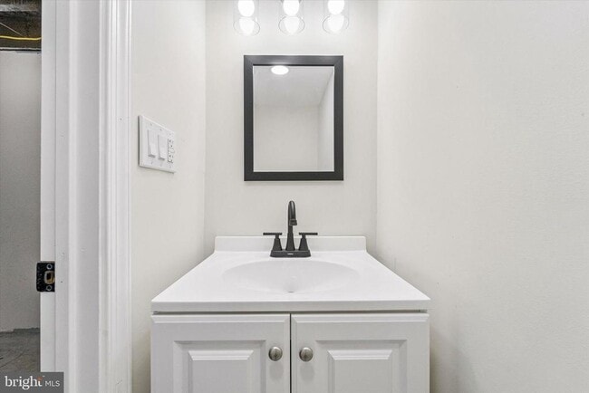 Building Photo - 5959 Upland Way