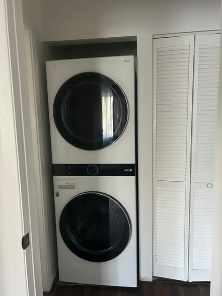 Building Photo - 7309 W Hampden Ave