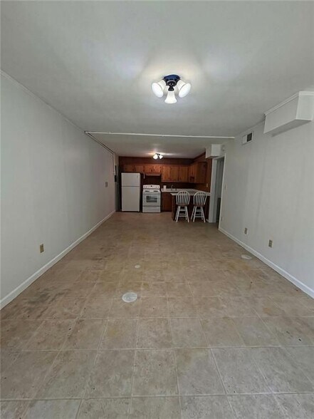 Building Photo - 4455 Hillpine Rd