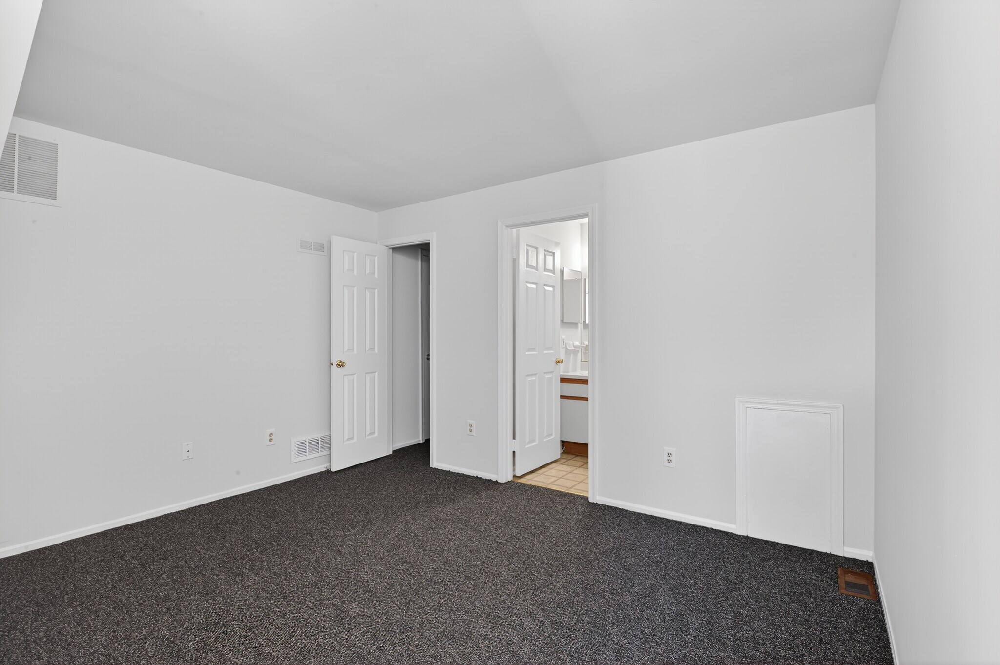 Building Photo - 2701 Canyon Ct