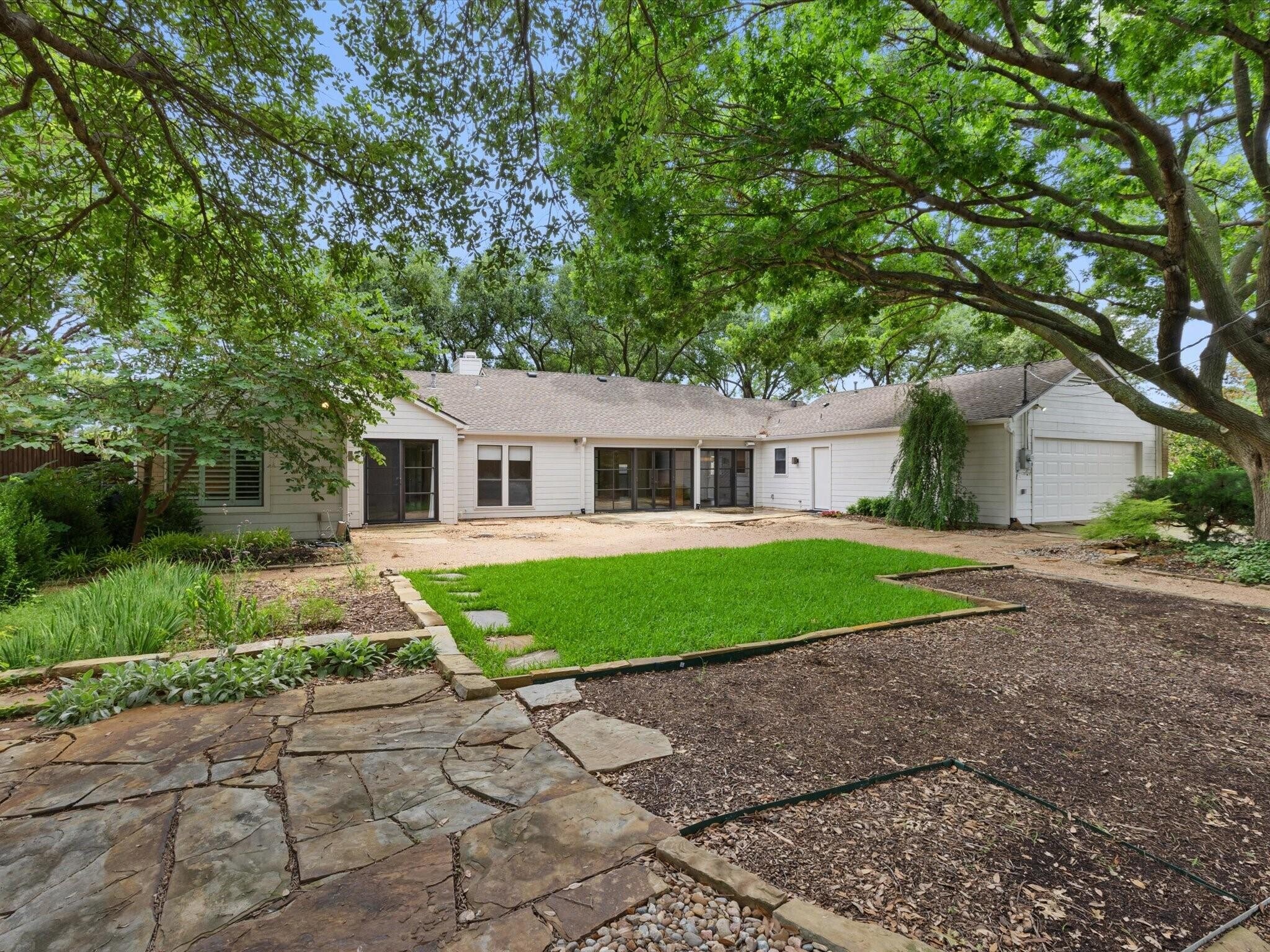 Building Photo - 6801 Winding Rose Trl