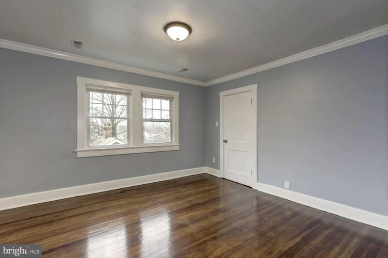 Building Photo - 811 Thayer Ave