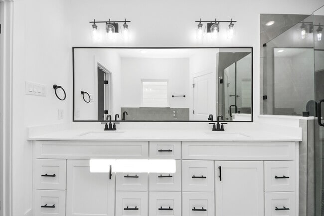 Building Photo - 4806 Cochran St