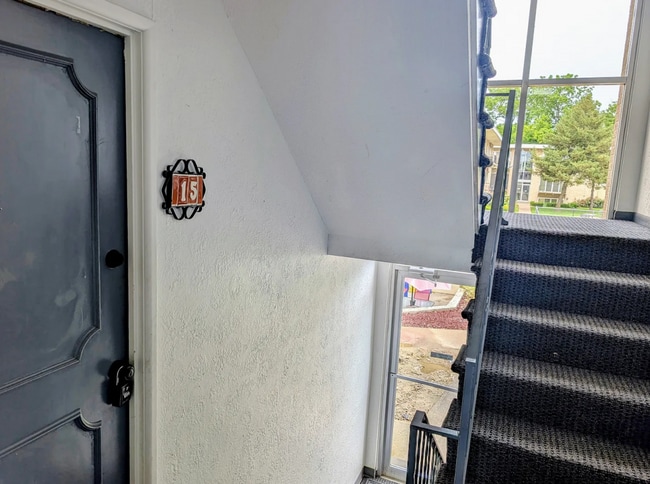 Building Photo - Spacious 1BR Condo – Pool Access & Utilities