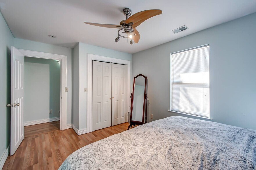 Upstairs Bedroom 1 - 2003 Rosecliff Dr
