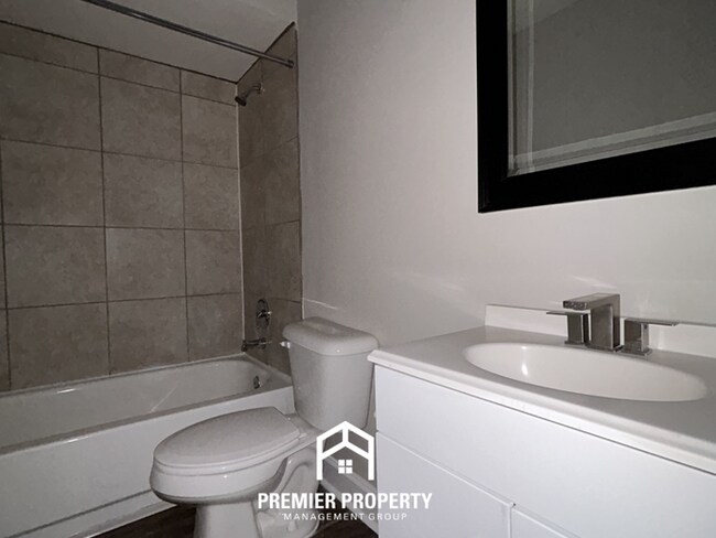 Building Photo - Charming 3 Bedroom Rental on Palgrave Lane - Open Kitchen & Fenced Yard