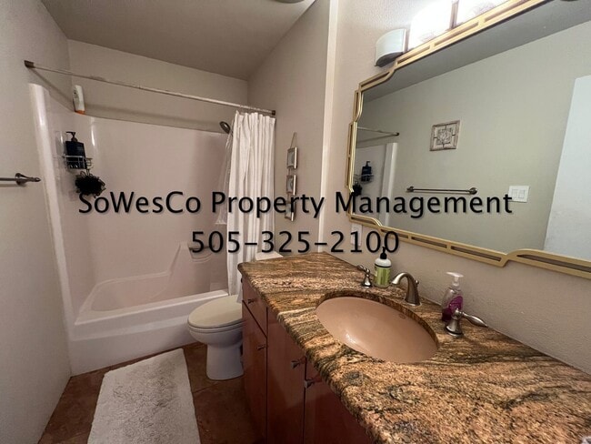 Building Photo - FULLY FURNISHED  3 Bedroom 2 Bath 2 Car Garage - 3 Month Minimum