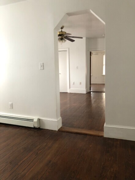 Building Photo - 322 Central St