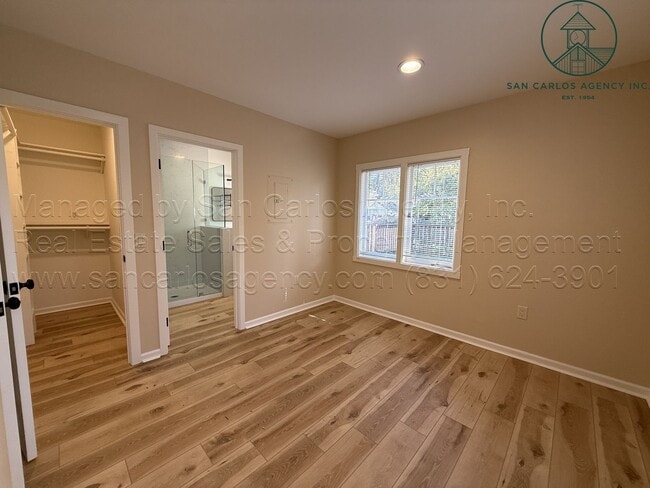 Building Photo - Newly Remodeled One Bedroom Carmel-by-the-...