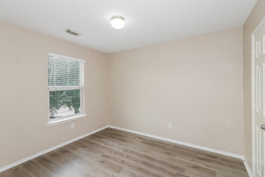 Building Photo - 16406 Chandler Ridge Ln