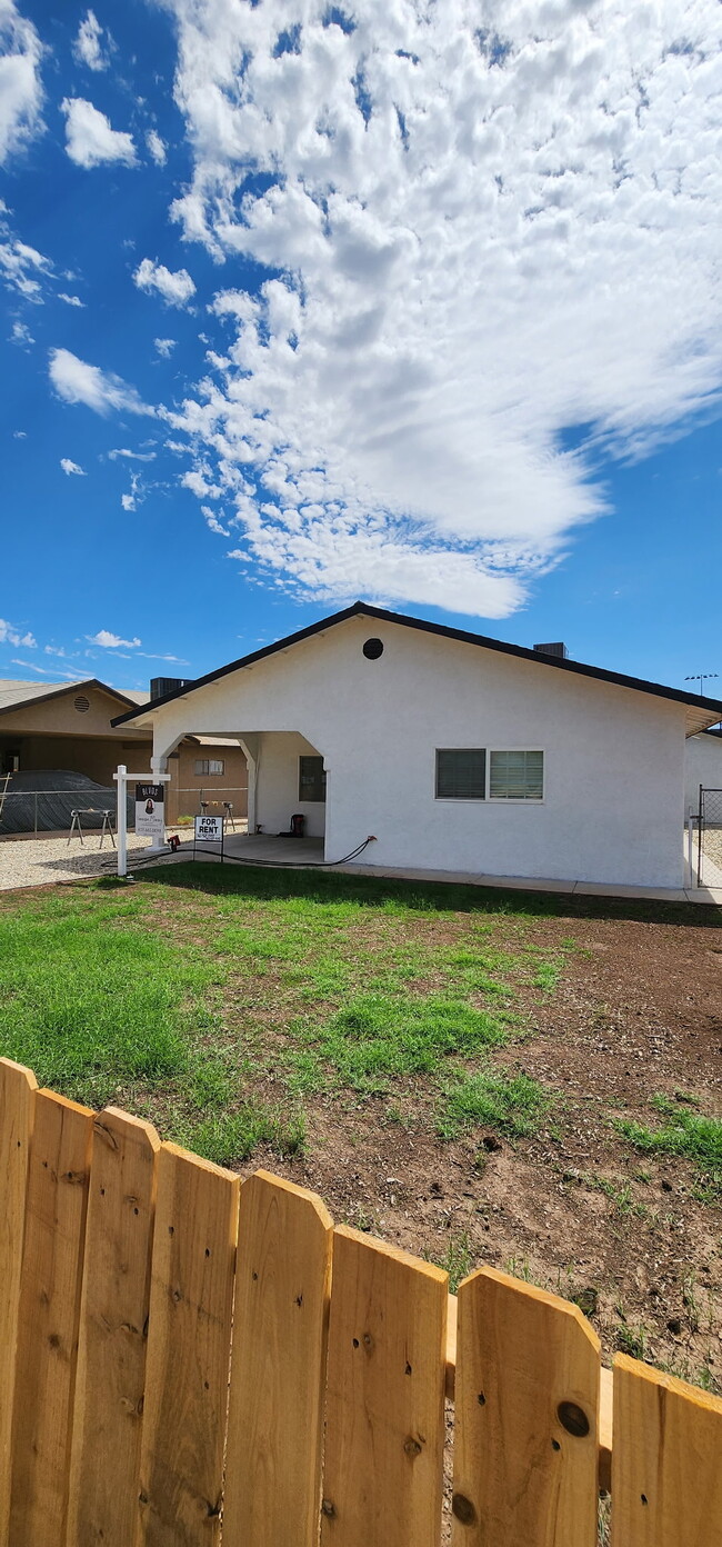 Primary Photo - 313 Magnolia Ave