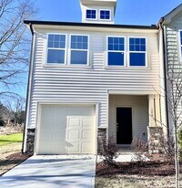 Building Photo - Bed 2.5 Bath End Unit Townhome In a Prime Location!!