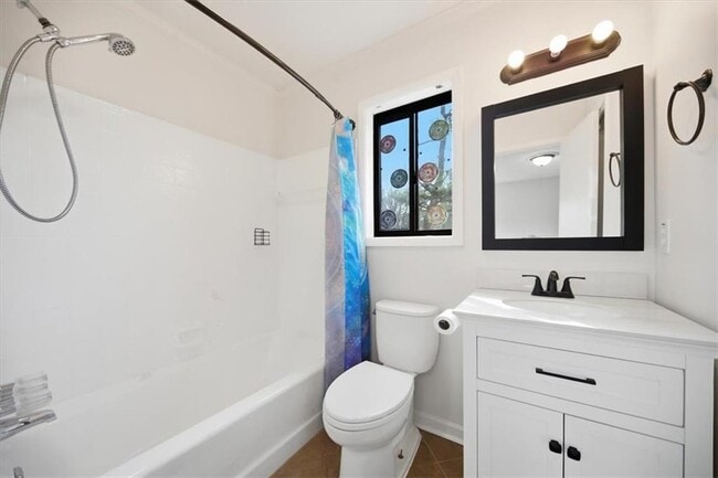 Building Photo - 530 Matterhorn Way