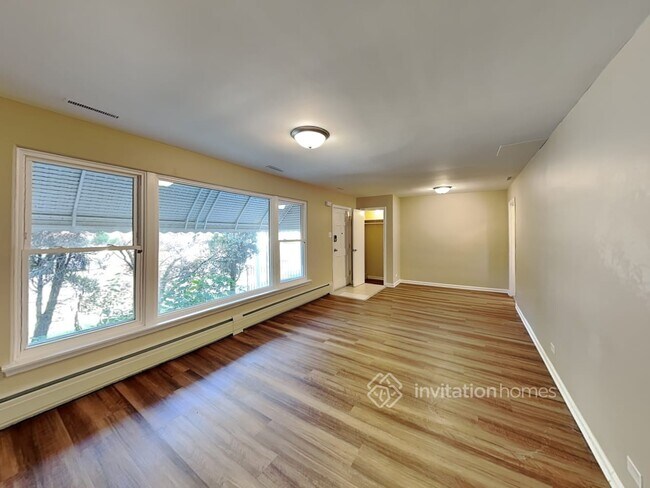 Building Photo - 3461 N Osceola Ave