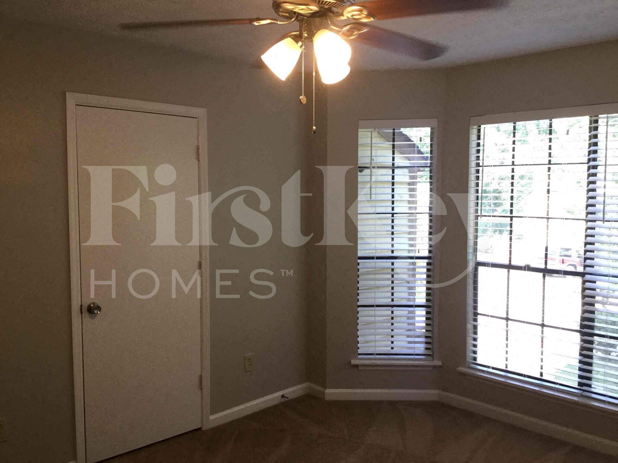 Building Photo - 5369 Biffle Ln