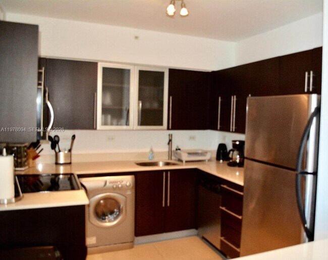 Building Photo - 1500 Bay Rd