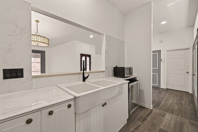 Building Photo - 3517 Denio Dr