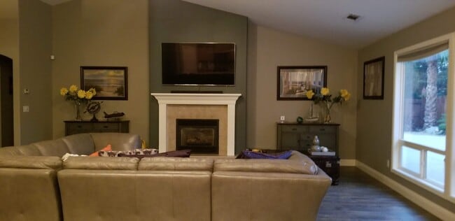 Building Photo - 3019 Rush Creek Ct