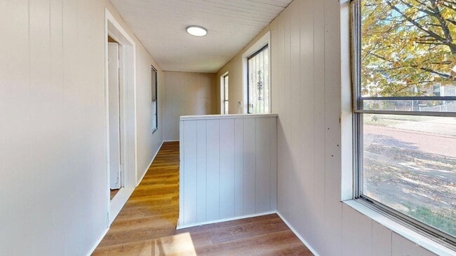 Building Photo - 2818 E 119th St