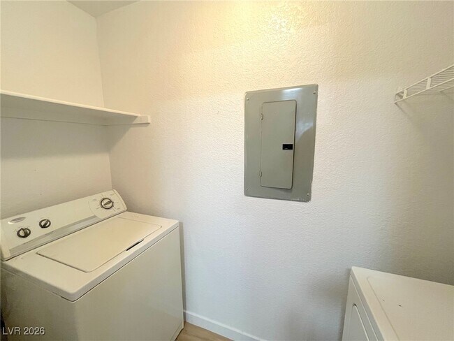 Building Photo - 221 Mission Newport Ln