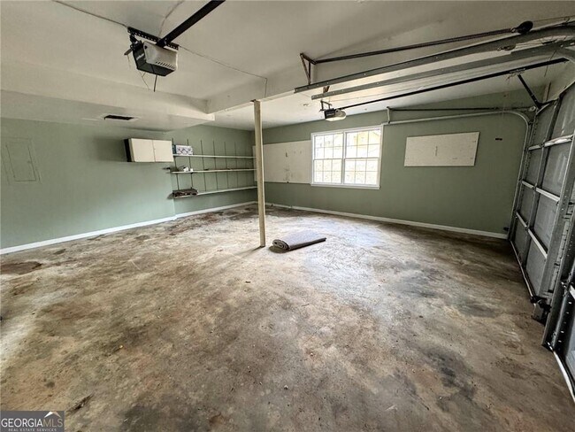 Building Photo - 4093 Hideaway Dr