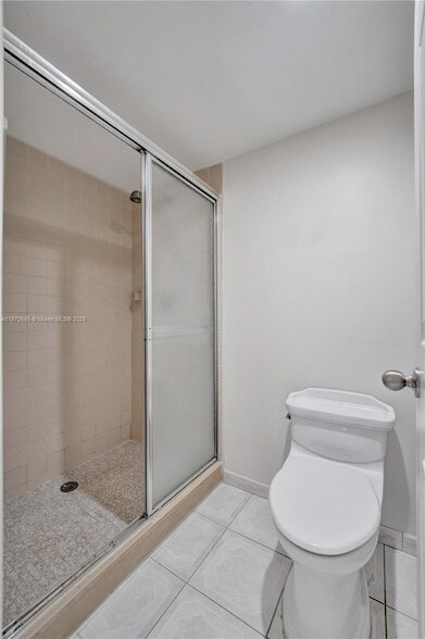Building Photo - 1502 Whitehall Dr