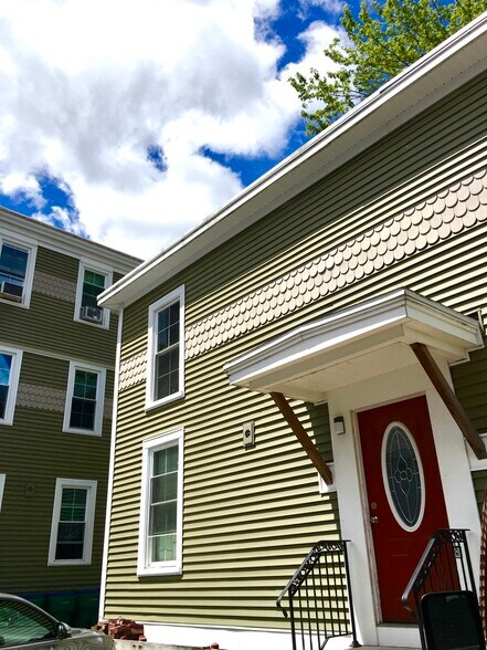 Building Photo - 794 Merrimack St