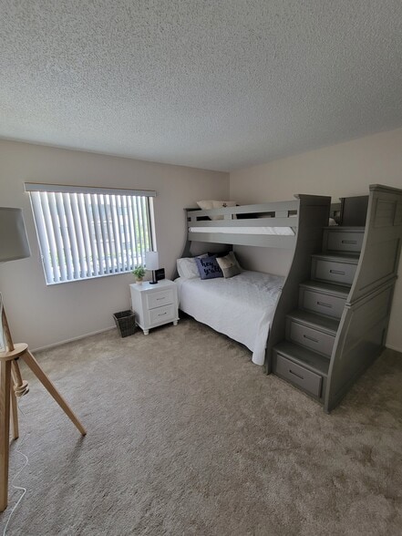 2nd Bedroom - 2050 Hunters Glen Dr