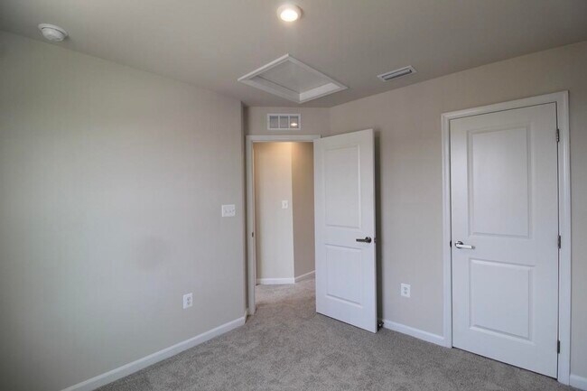 Building Photo - 34 Apple Wood Ln