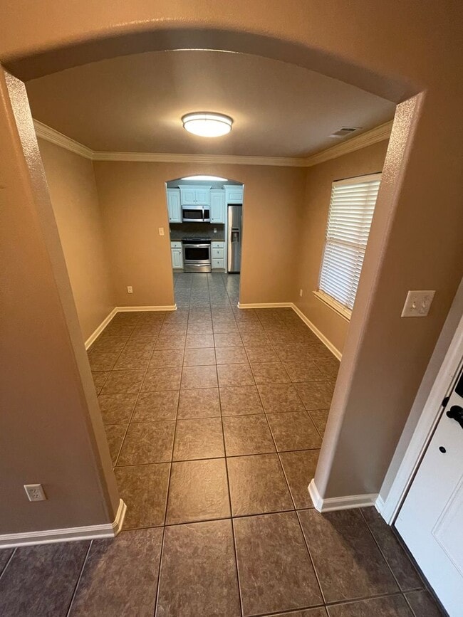 Building Photo - Convenient Sherwood Location