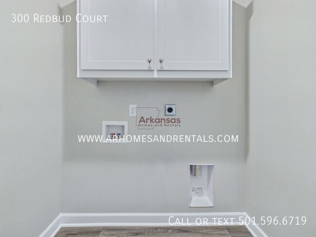 Building Photo - 300 Redbud Ct