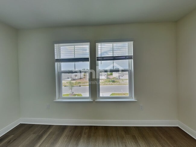 Building Photo - 5954 River Farm Ave