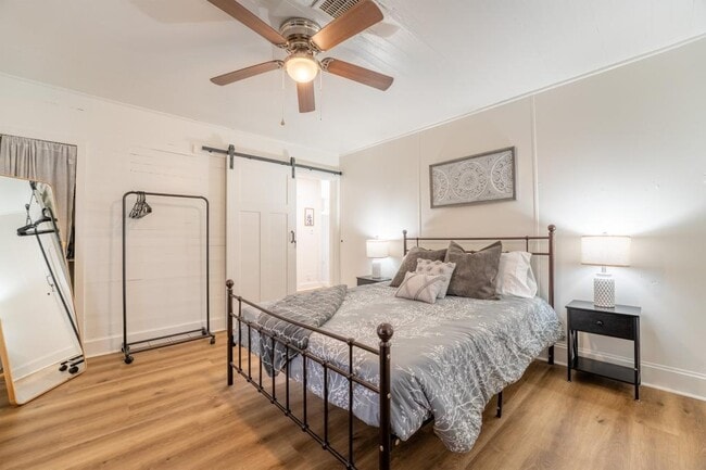 Building Photo - 614 E Brushy Valley Dr