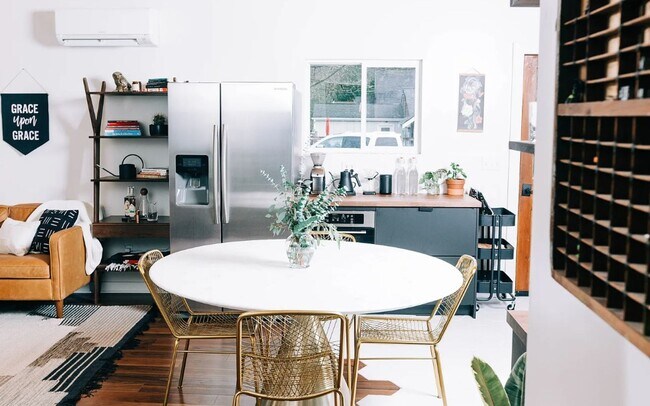 Building Photo - Classic Meets Modern Two-Bedroom, one bath Home in the Columbia Neighborhood