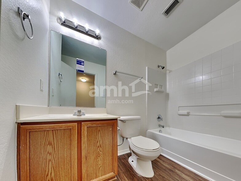 Building Photo - 5533 Parkview Hills Ln