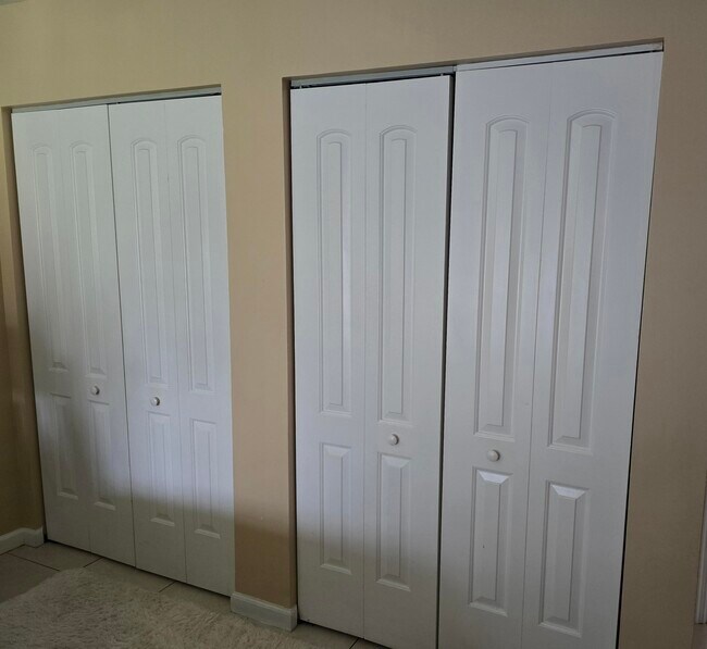 Building Photo - 1155 White Pine Dr