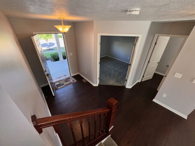 Building Photo - 4-Bedroom House for Rent